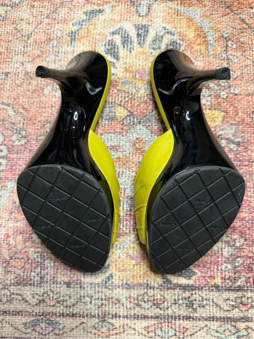 CHANEL Cruise 2004 Chartreuse Leather Ruched Open-Toe Mule Heels